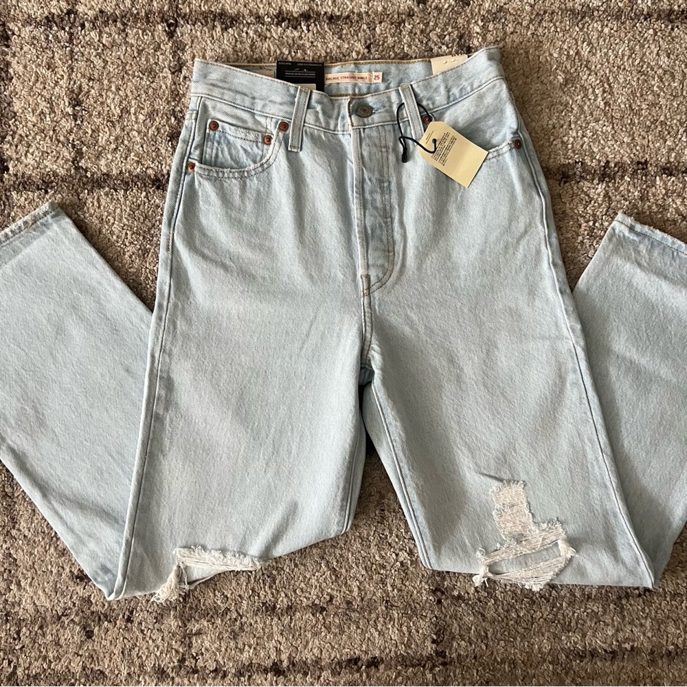 Levi’s Ribcage Straight Ankle Jeans NWT